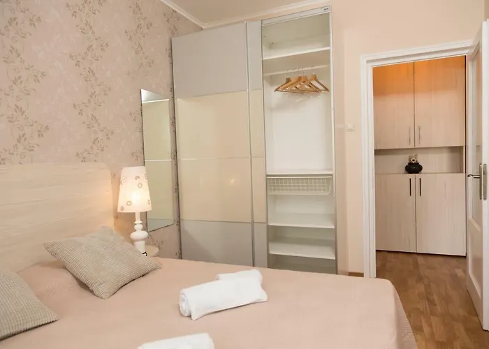 Luxury Flat With Terrace - Adela - Ideal For Long *