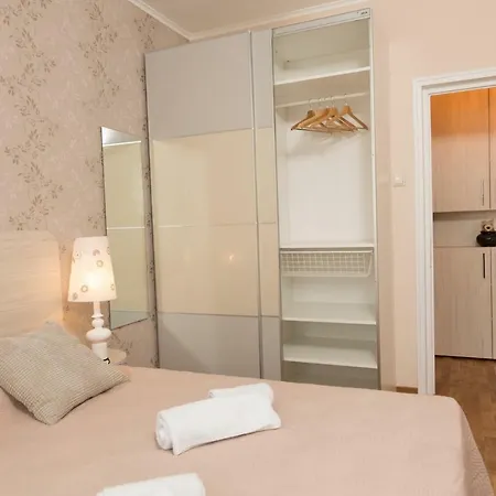 Luxury Flat With Terrace - Adela - Ideal For Long *