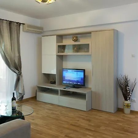 Apartment Luxury Flat With Terrace - Adela - Ideal For Long *