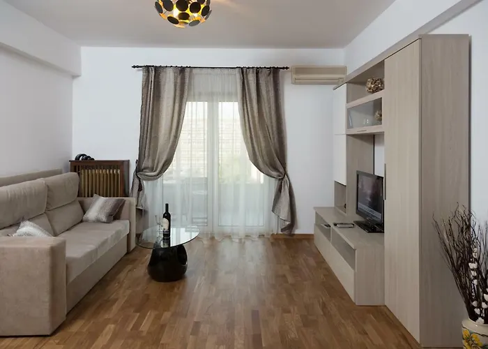 Luxury Flat With Terrace - Adela - Ideal For Long *